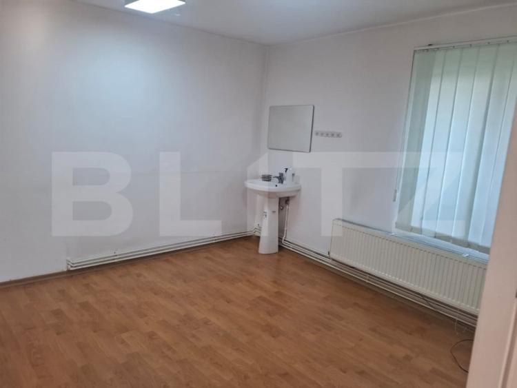 Spațiu comercial, de 25 mp, în Central