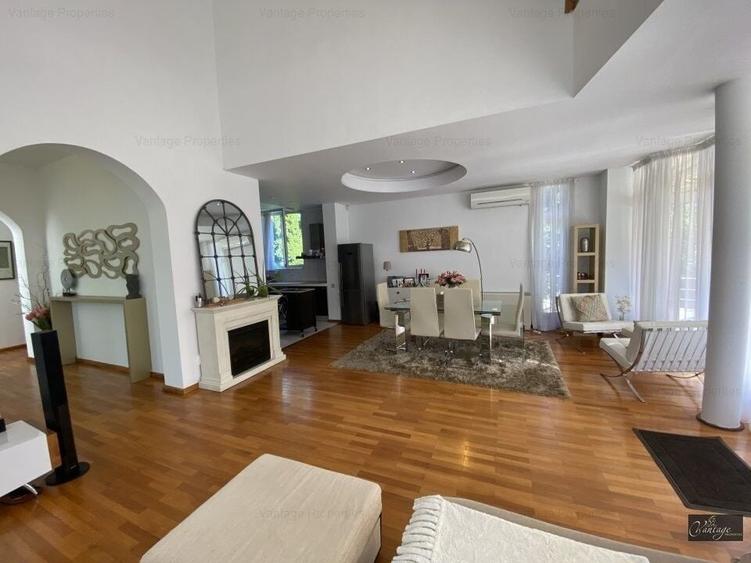 Duplex cu 4 camere cu Piscina în Iancu Nicolae