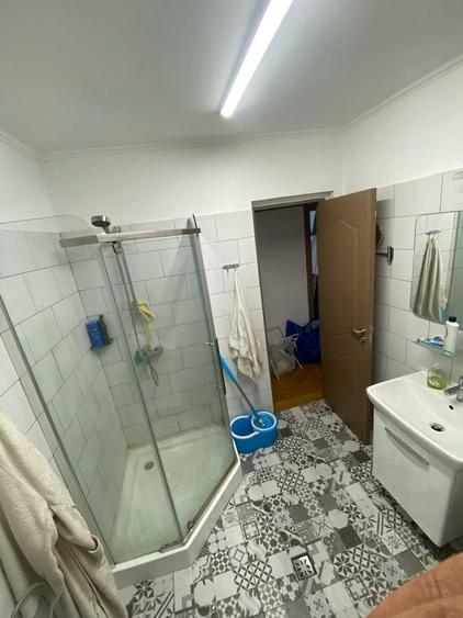 Apartament cu 3 camere semidecomandat, mobilat în Sala Palatului
