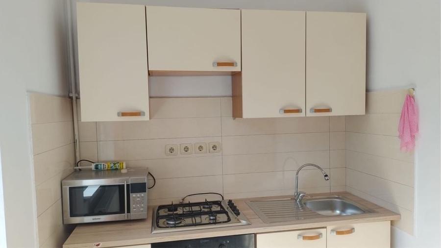 Apartament cu 2 camere decomandat în Victoriei