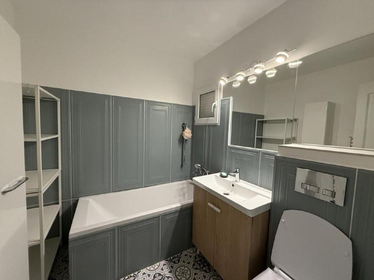 Apartament cu 3 camere decomandat, mobilat în Tineretului