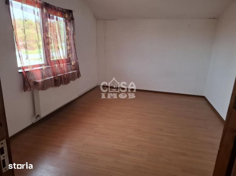 Casă cu 5 camere cu Teren 2400 Mp în Dragomirești