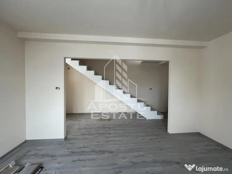 Casă cu 4 camere cu Teren 350 Mp în Moșnița Nouă