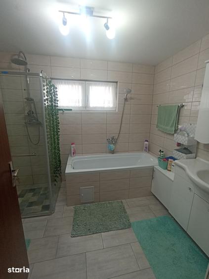 Casă cu 2 camere cu Teren 468 Mp în Central