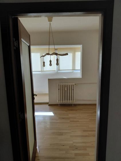 Apartament cu 3 camere decomandat în Titulescu