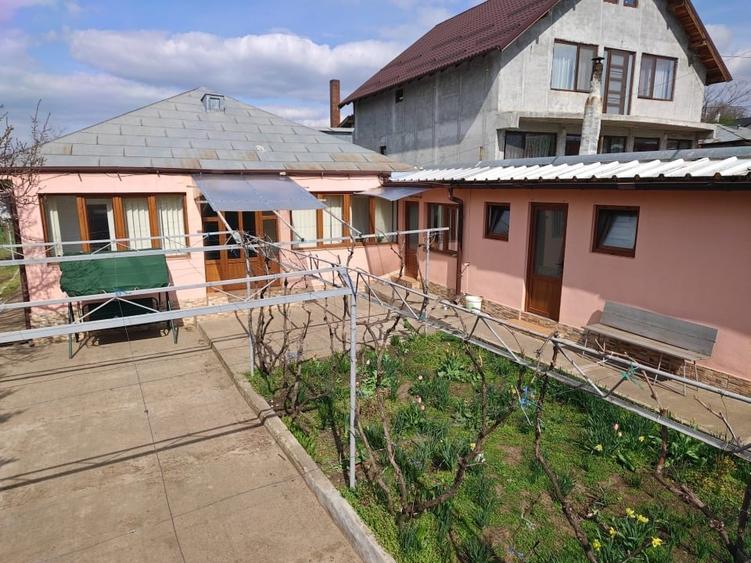 Casă individuală cu 4 camere cu Canalizare în Smârdan