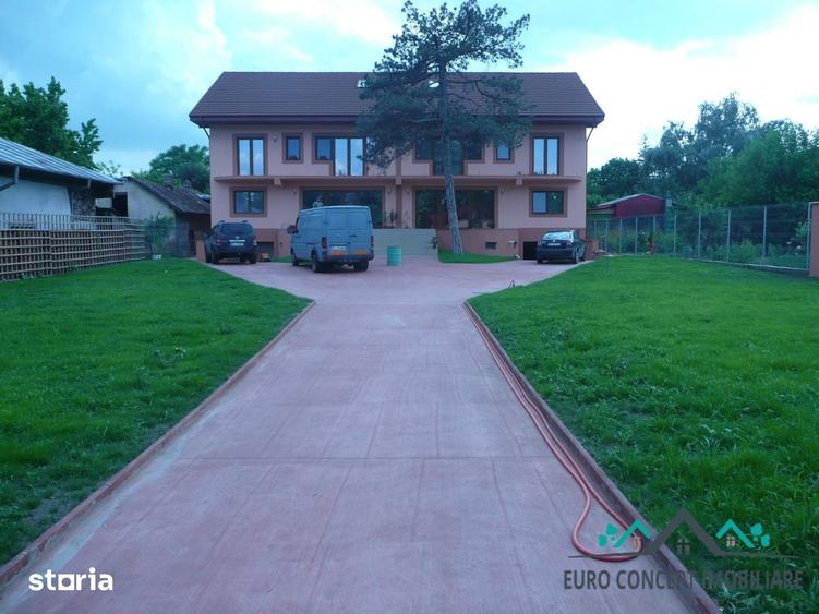 Casă cu Teren 1657 Mp în Central
