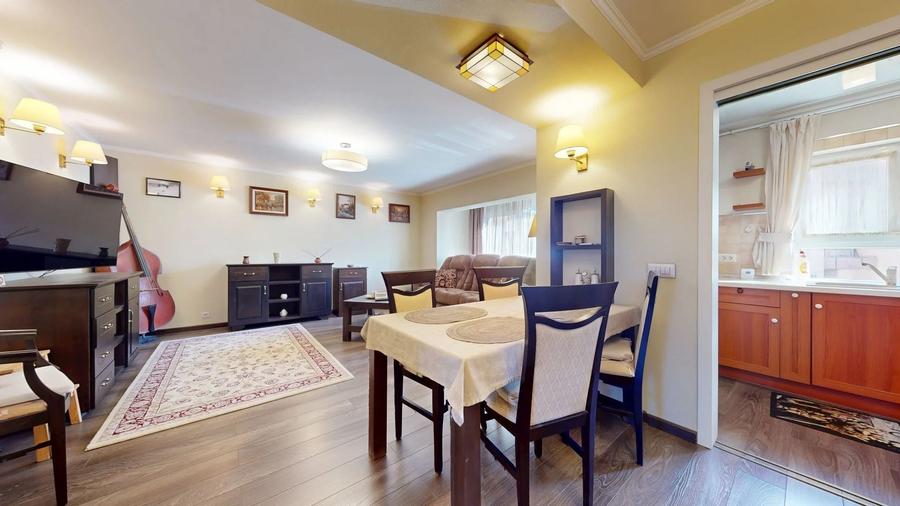 Apartament cu 3 camere decomandat, mobilat în Scriitorilor