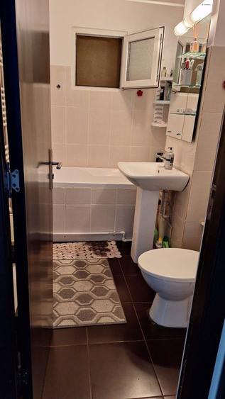 Inchiriez apartament Poarta 6 - 7