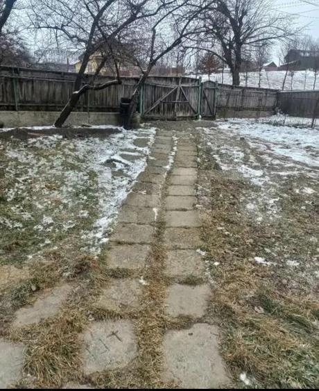 Casa batraneasca, 40 mp si teren intravilan de 2700 mp, loc. Stanca - Zvoristea - 2