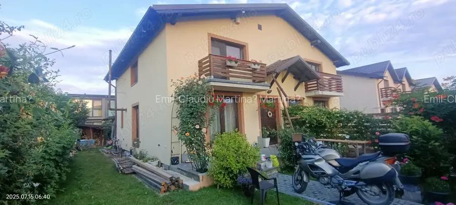 Casa tip duplex, insorita ?i luminoasa cu multiple imbunatatiri. Merita vazuta. Casa tip duplex, insorita ?i luminoasa cu multiple imbunatatiri. Merita vazuta.