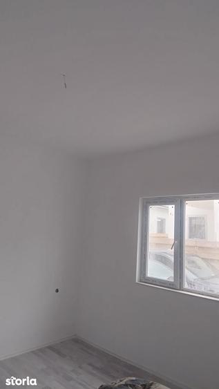 Casa in Navodari cu trei dormitoare, living, zona de vile - 1