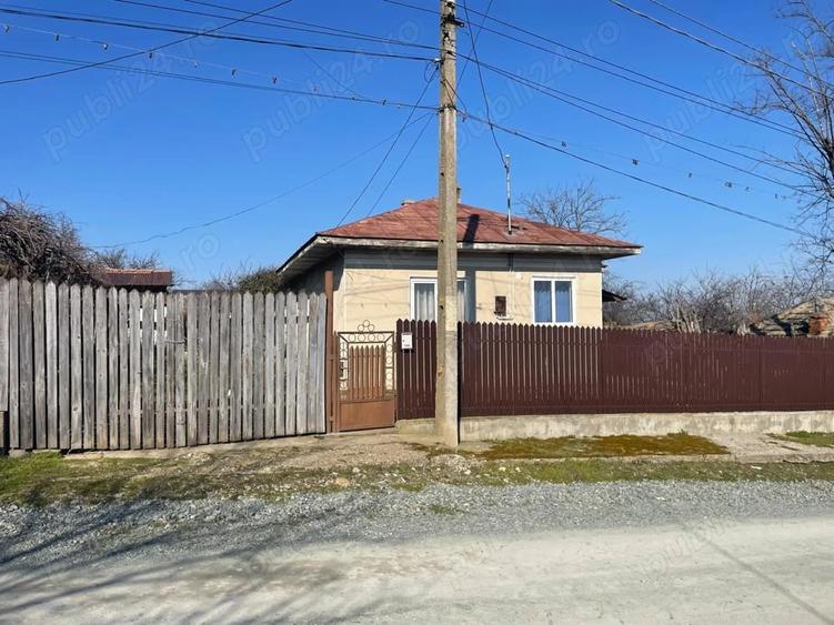 Casă cu 4 camere cu Teren 754 Mp în Central