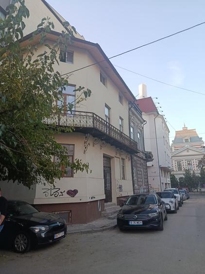 VILĂ DE VÂNZARE – ZONA UNIVERSITATE / CENTRU VECHI / KM 0 - 1