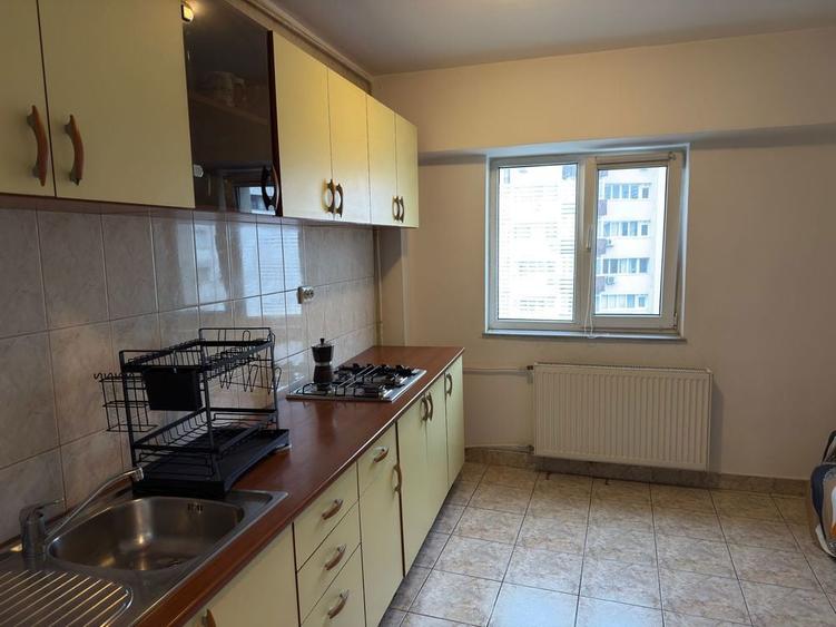 Proprietar inchiriez 2 camere Universitate, bloc 1980, mobilat - 1