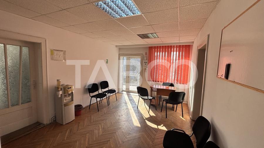 Spatiu birouri 3 balcoane si o terasa in Sibiu 120 mp zona Centrala - 4