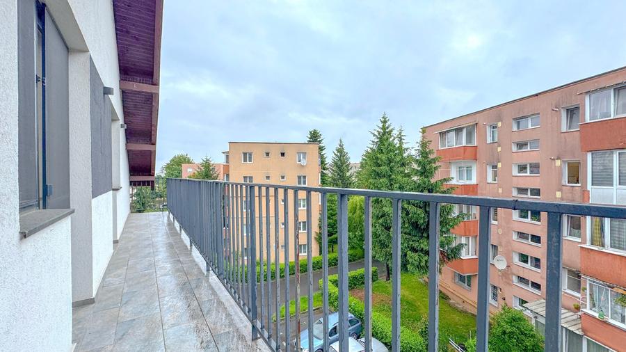 Penthouse cu 3 camere nedecomandat, mobilat în Gemenii