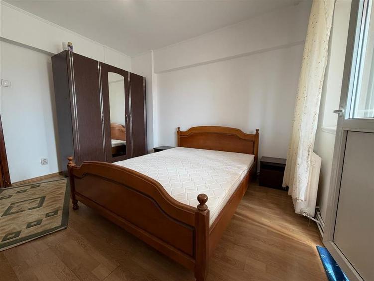 Apartament cu 3 camere decomandat, mobilat în Gară