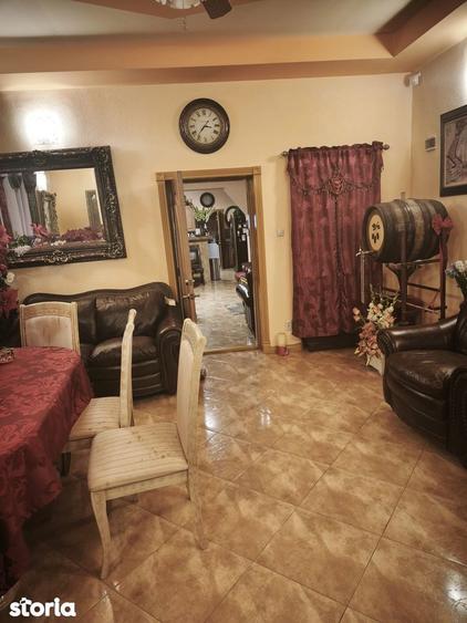 Casa impozanta in inimaSibiului,8camere ,saseasca,mobilier de colectie - 4