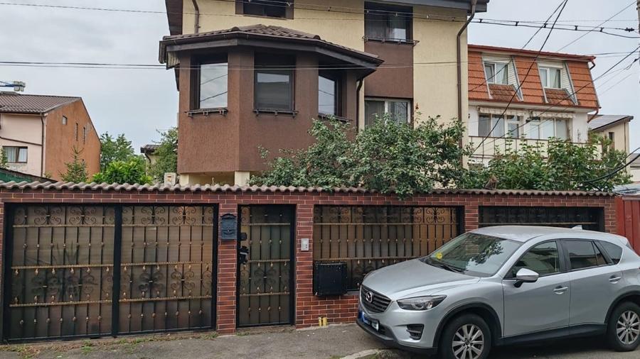 REV2005073 Vila 8 camere cu Teren 250 mp Zona Mihai Bravu Sector 3 de Vanzare - 1