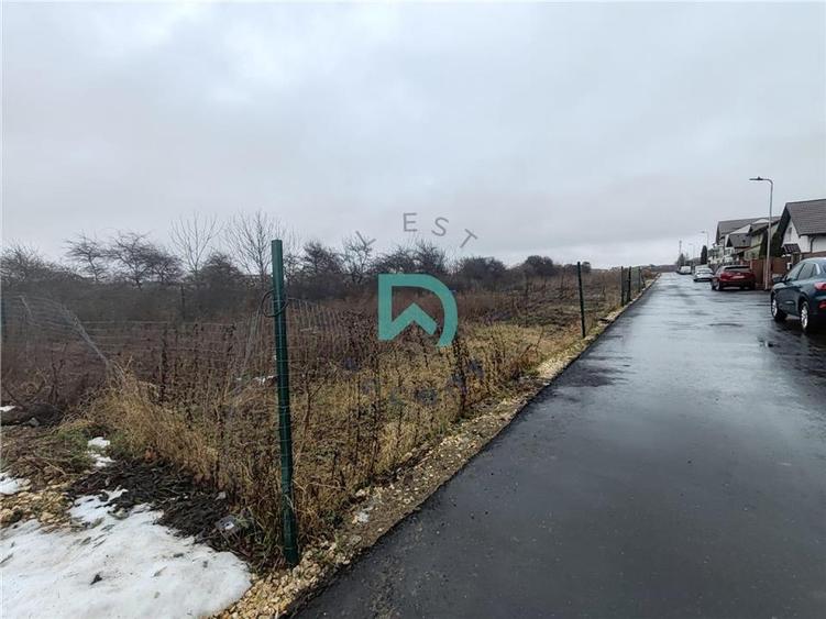 Teren intravilan de vanzare Stupini Brasov - 2