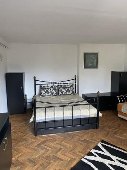 Apartament cu 2 camere nedecomandat, mobilat în Centrul Istoric Apartament cu 2 camere nedecomandat, mobilat în Centrul Istoric