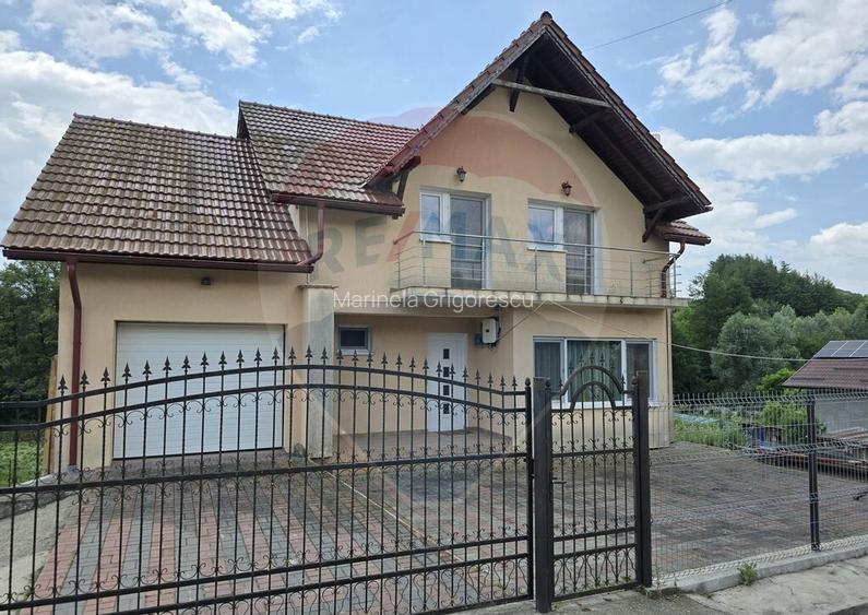 Casa / Vila cu 7 camere de vanzare Casa / Vila cu 7 camere de vanzare