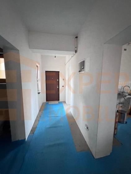 Apartament 3 camere situat in zona Dacia - 7