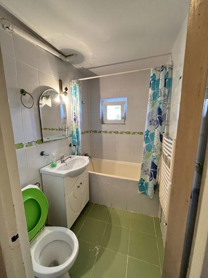 Vand apartament - 3 camere - decomandat - 6