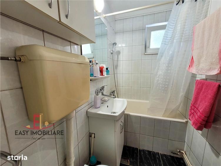Apartament 4 camere , Str.Parangului , Zona Linistita , 80mp - 9