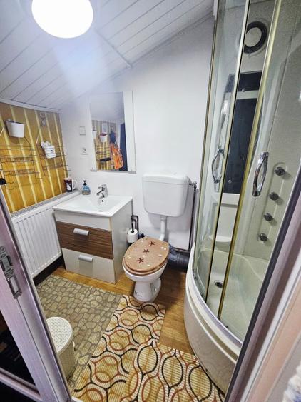 Casă spațioasă cu 9 camere în Strejnicu – pentru locuință, birouri - 24