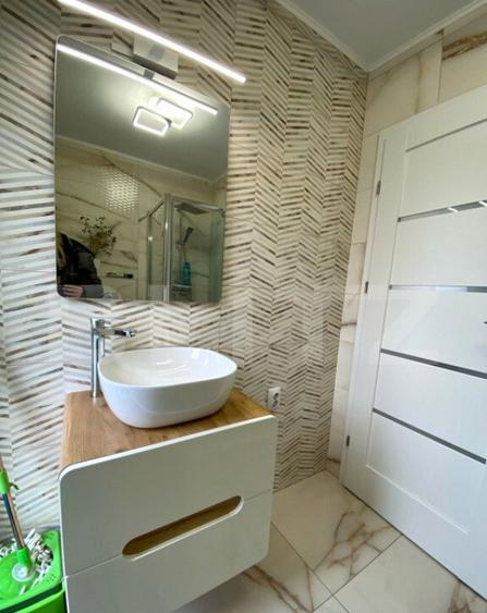 Casa de vanzare, 5 camere, 170 mp, mobilata la cheie, zona D - 12