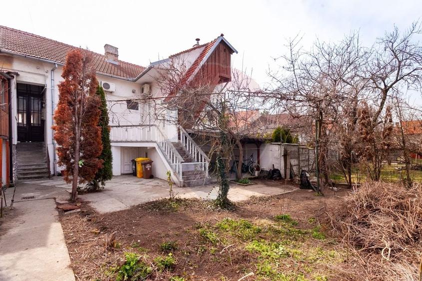 Apartament 4 camere spațioase,  curte,  zona Piata Catedralei - 10