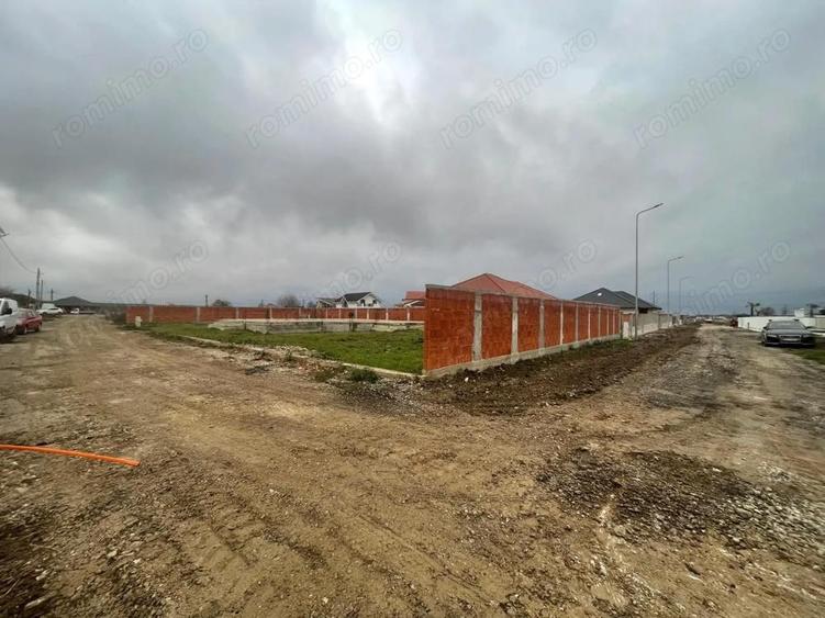 Teren intravilan, fundatie proiect casa, gard si utilitati-Zona Cheriu - 9