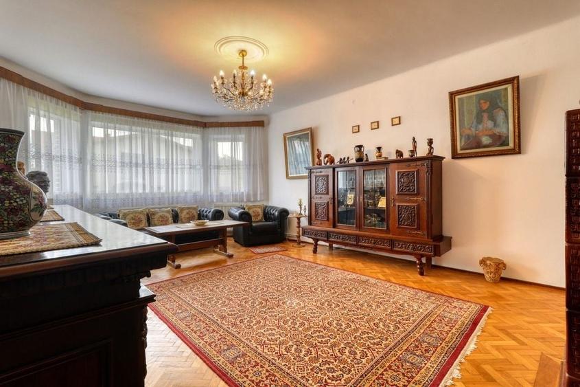 Investitie -Oportunitate - Casă boierească  de poveste- 7000 mp teren, - 53