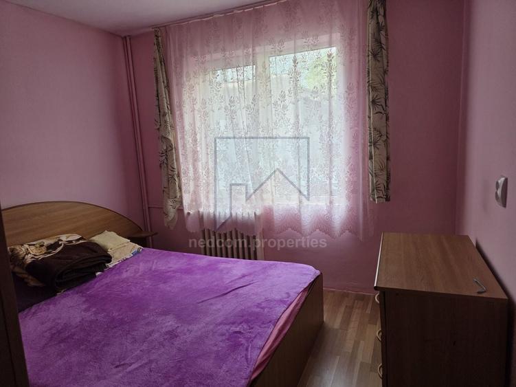 Apartament cu 3 camere decomandat, mobilat în Mărgeanului