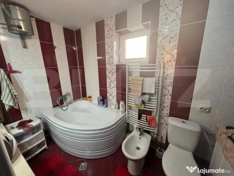 Casa de vanzare, cu 6 camere, 200 mp, zona Hotar - 8