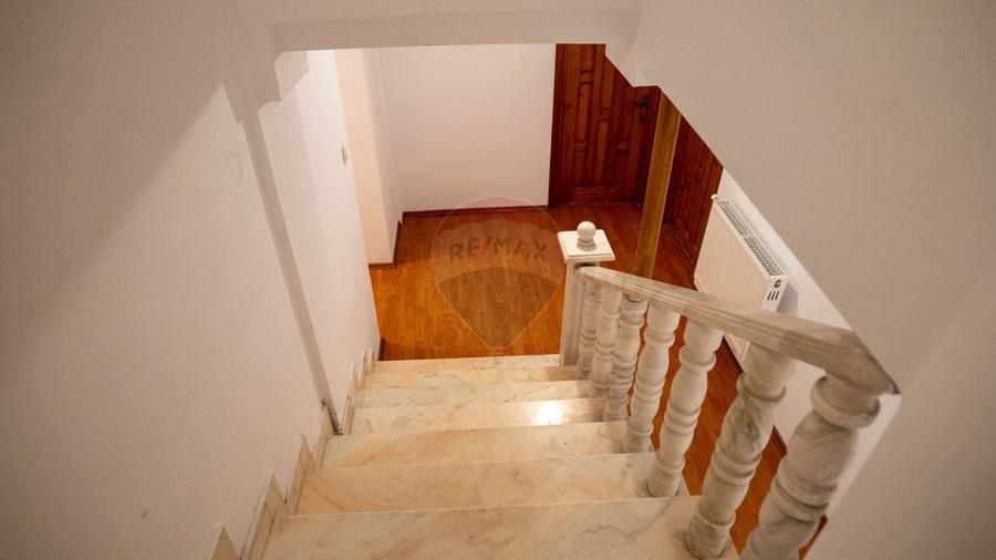 VILĂ MIXTĂ DE VÂNZARE – STRADA 1 DECEMBRIE 1918 - 48