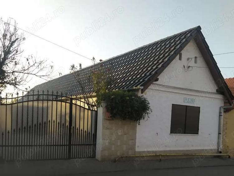 Casa de vanzare in Sebe?, zona centrala (Zona A) - 1