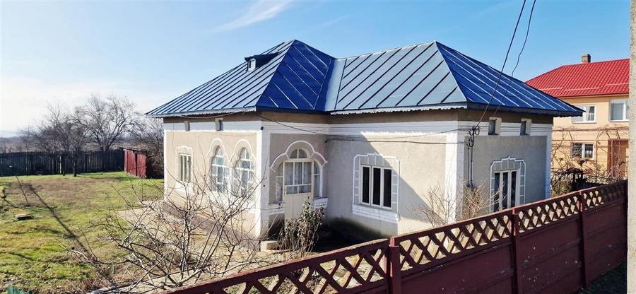 Casa Bradesti , teren  intravilan 7952 mp , deschidere 33 m la DE 70 - 4