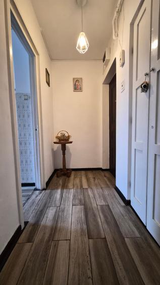 Scoala Generala nr 7 Cta /Piata Brotacei - ap 2 cam, et 4/4 (centrala gaze) - 12