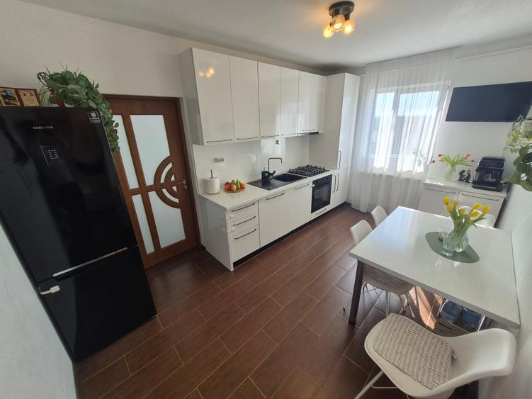 2 Cam-Lux-1 Min Spitalul Judetean-54 MP--Balcon-Mobilat-Centrala--85.000 Euro ! - 9