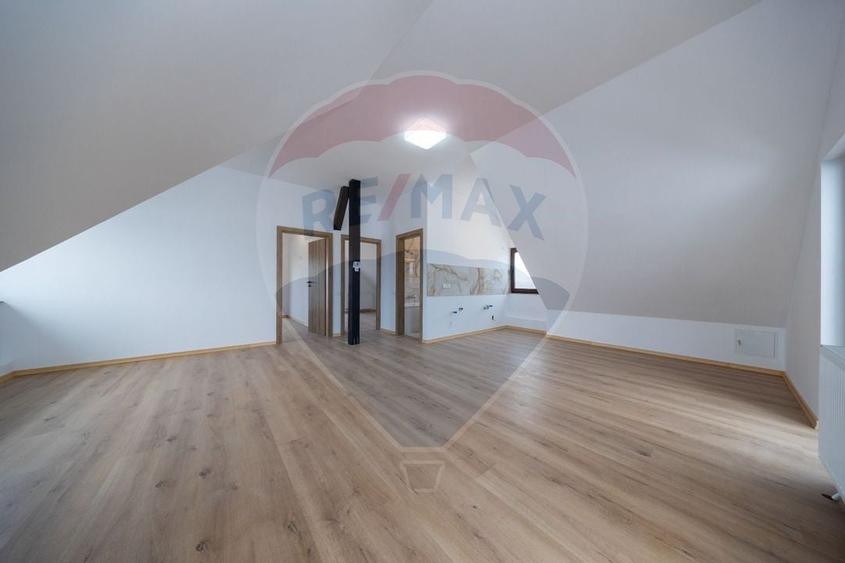 Casa cu 9 camere, teren 501 mp,  Harman! - 27