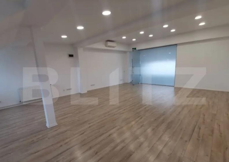 Spatiu Open-Space, 65mp, zona Piata 1 Mai - 4