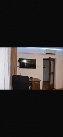 Casă cu 6 camere cu Teren 220 Mp în Central