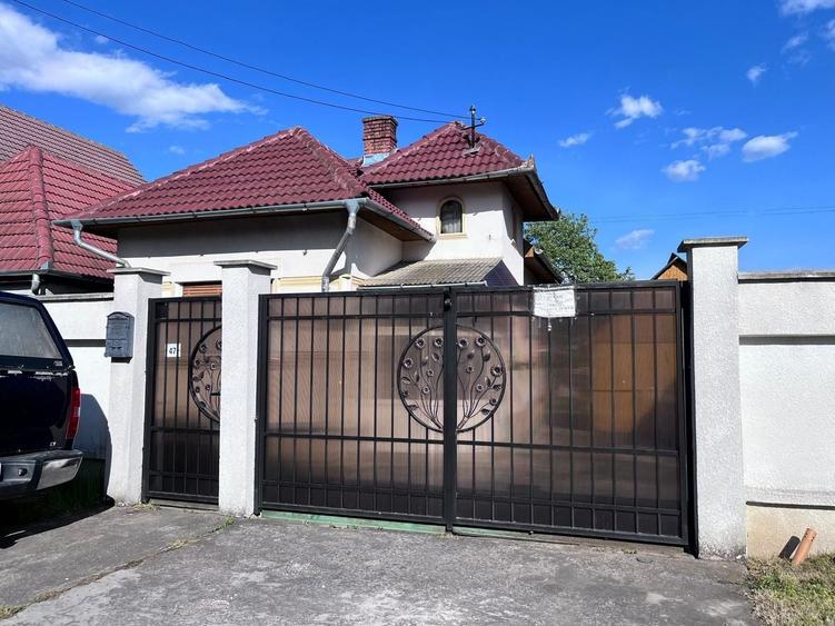 Casa de vanzare cu 3 camere, zona Schit - 1