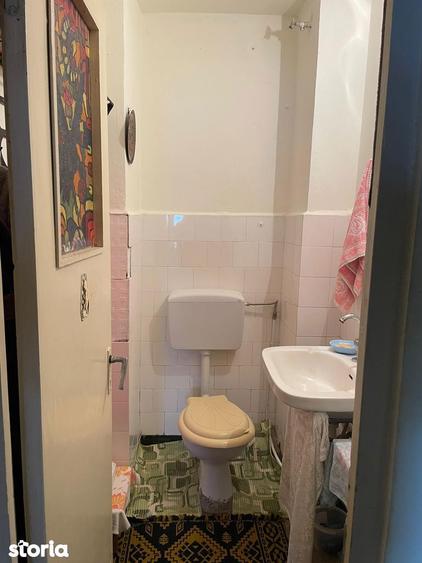 De vanzare apartament 4 camere, strada Carpati, central - 5