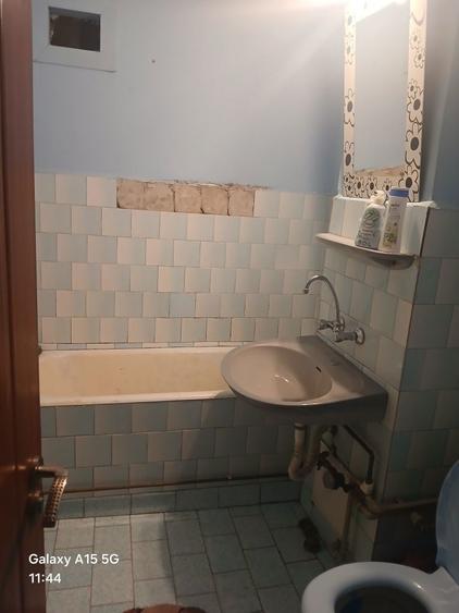 Inchiriez apartament 2 camere ,baie ,bucatarie, hol. - 4