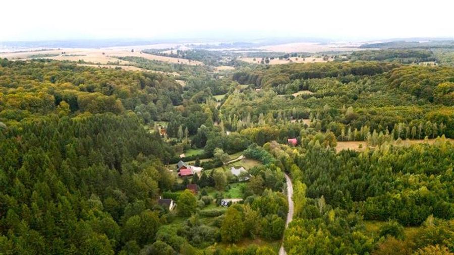 Refugiu montan,cu 2100 mp domeniu verde,arie ultra-liniara, potential extins, Vl - 3