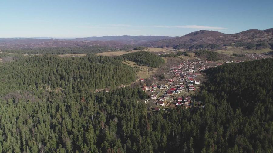 Casa cu curte si gradina la poalele muntilor Soveja, Vrancea - 1